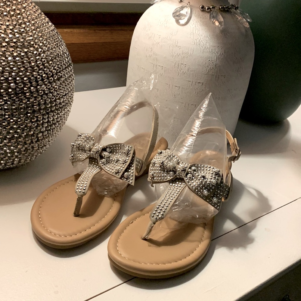Dolce by mojo moxy  wedge sandals